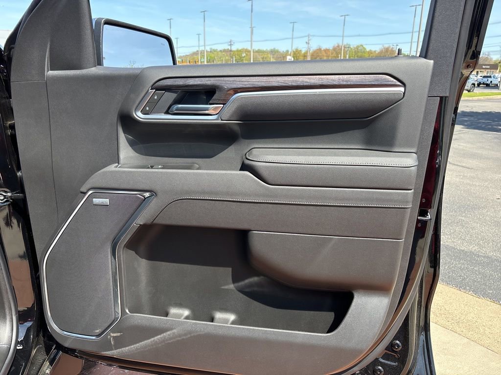 New 2025 Chevrolet Silverado 1500 LTZ w/ Technology Package image 31