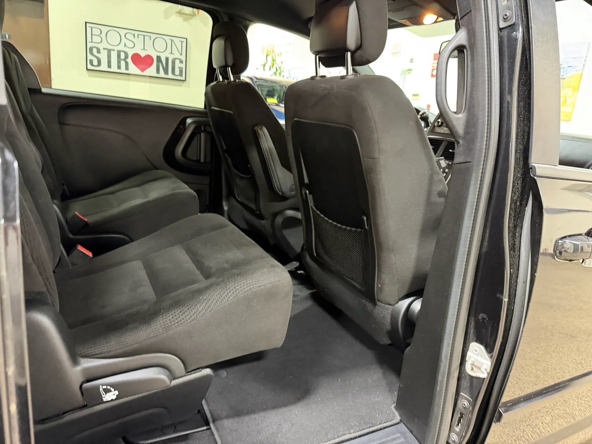 Used 2016 Dodge Grand Caravan SE FWD image 33