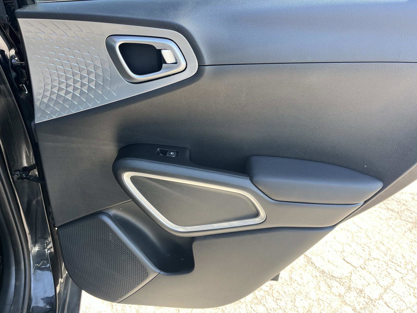 Used 2023 Kia Soul LX FWD image 21