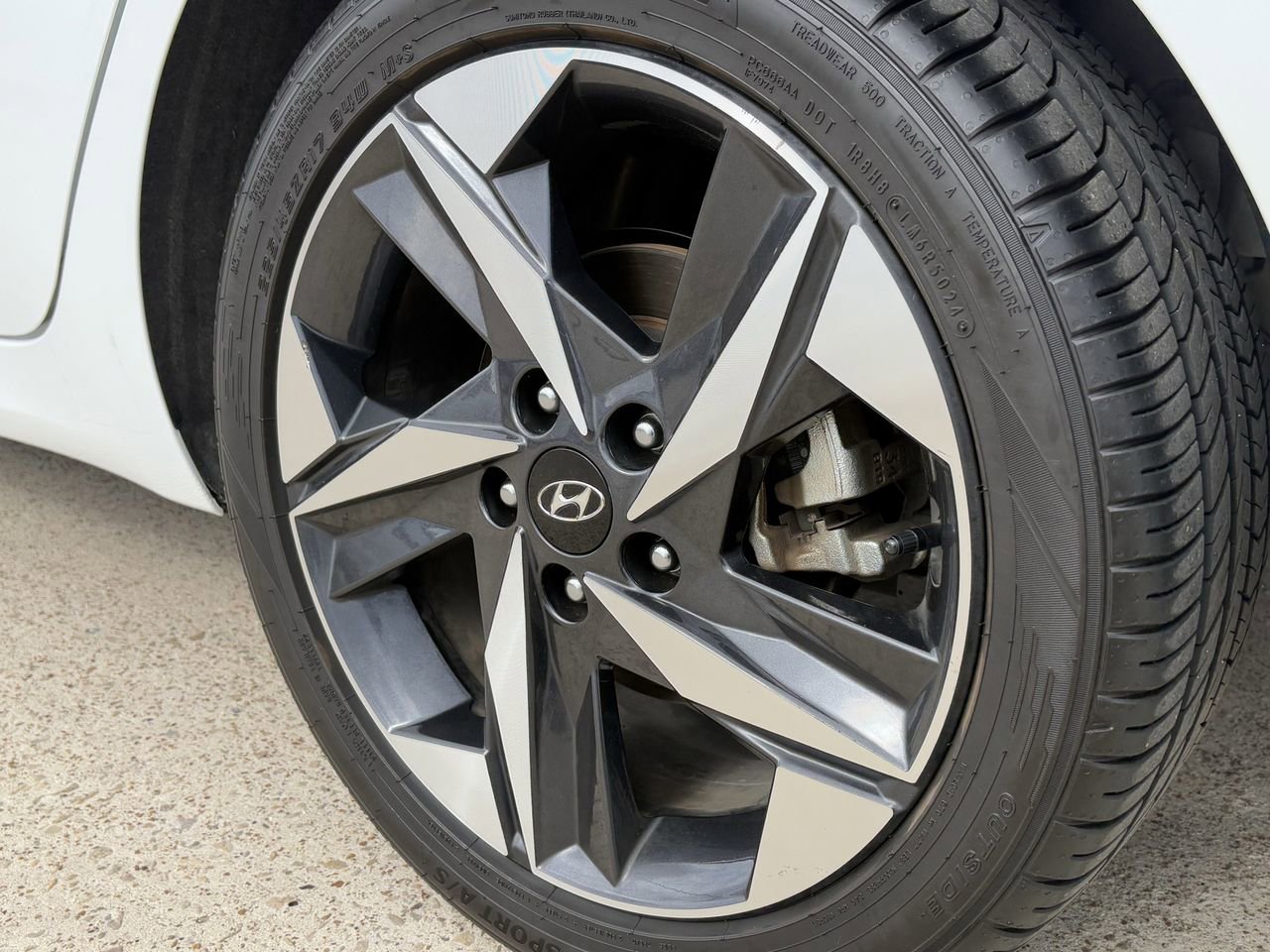 Used 2023 Hyundai Elantra SEL w/ Convenience Package image 11