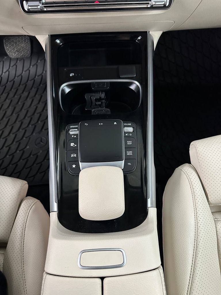 Used 2022 Mercedes-Benz GLB 250 4MATIC image 17