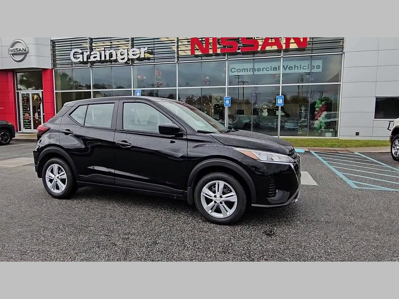 New 2025 Nissan Kicks Play S image 37