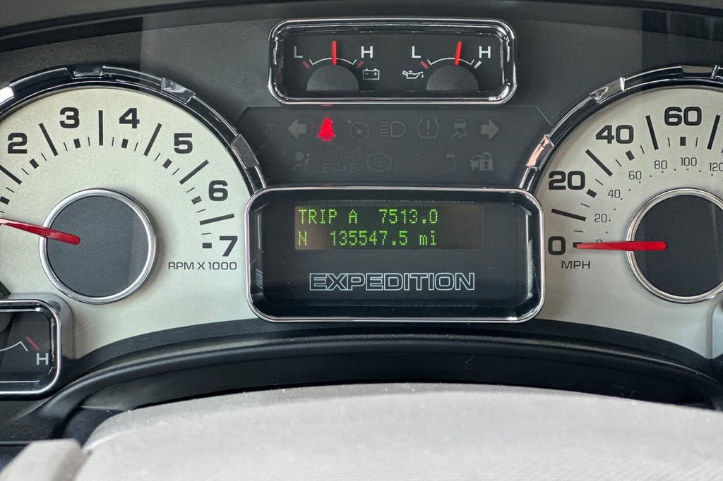 Used 2013 Ford Expedition Limited RWD image 28