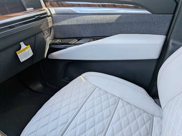New 2026 Cadillac Escalade ESV Platinum Sport w/ LPO, ONYX Package AWD/4WD image 20