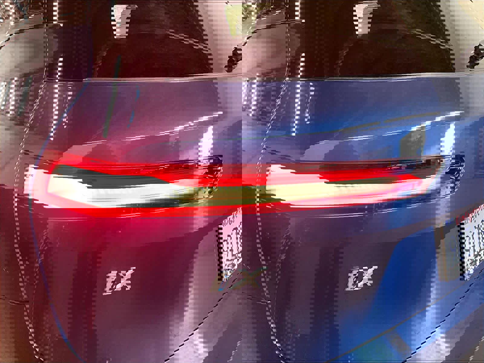 Used 2023 BMW iX xDrive50 image 30