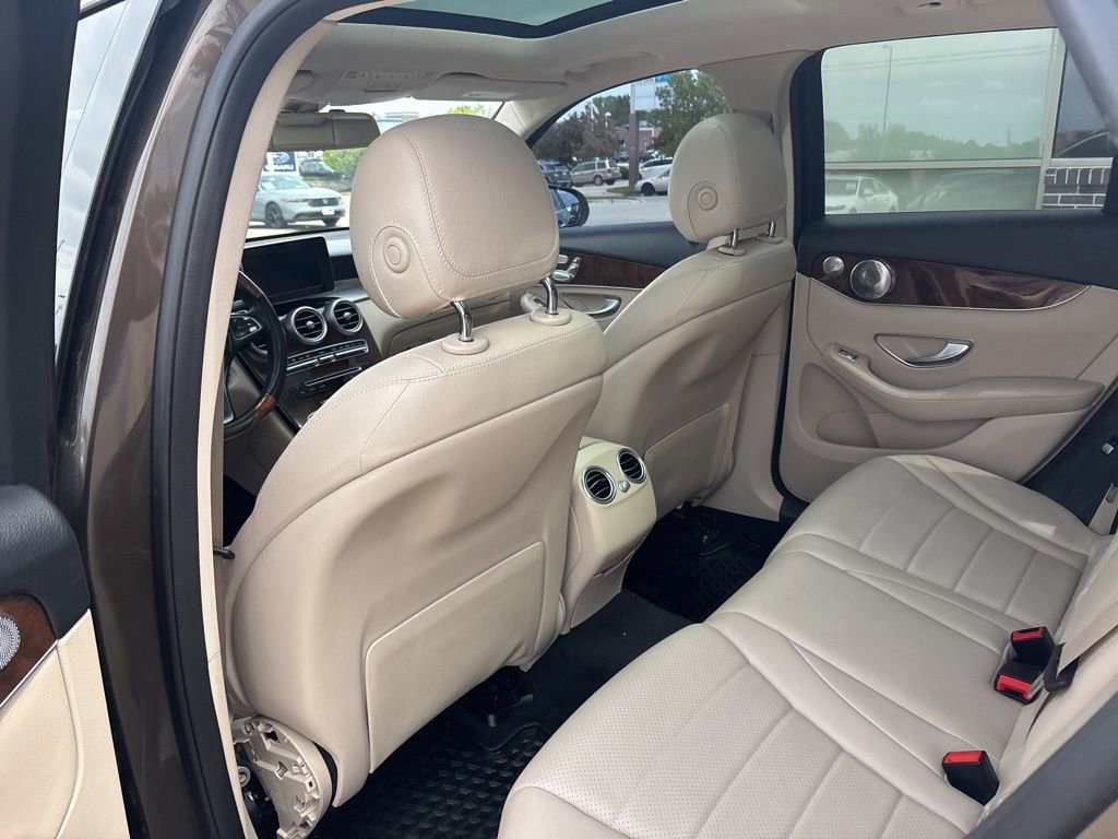 Used 2016 Mercedes-Benz GLC 300 4MATIC image 45