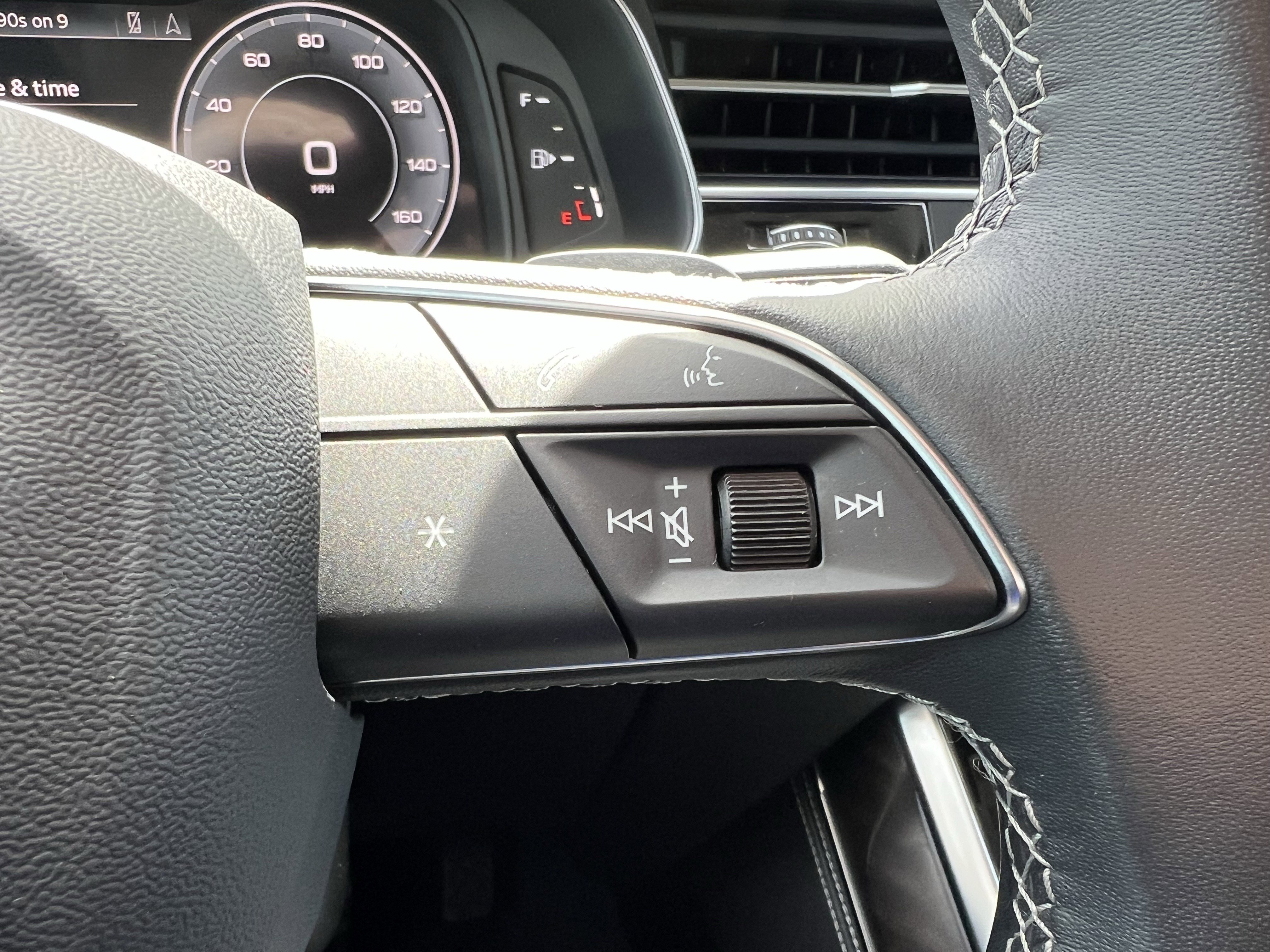 Used 2023 Audi Q8 Premium Plus AWD/4WD image 20