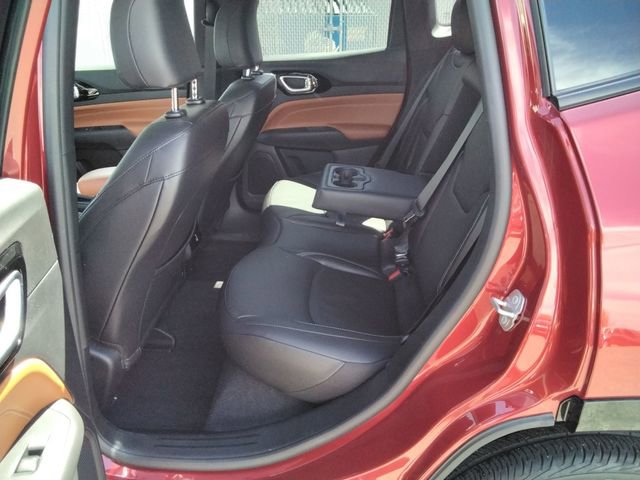 Used 2025 Jeep Compass Limited w/ Elite Group AWD/4WD image 10