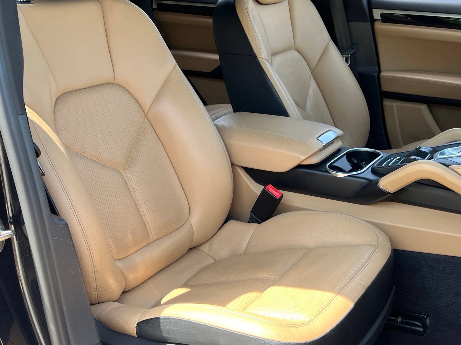 Used 2016 Porsche Cayenne AWD/4WD image 16