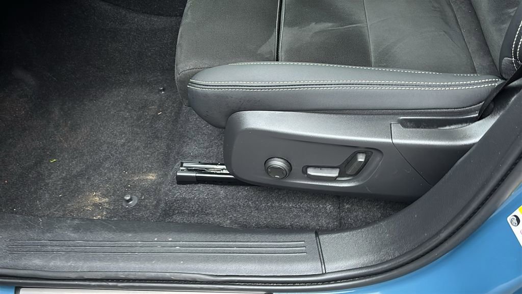 Certified 2023 Volvo C40 P8 Recharge Ultimate AWD/4WD image 25