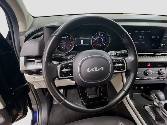 Certified 2024 Kia Carnival LX image 11