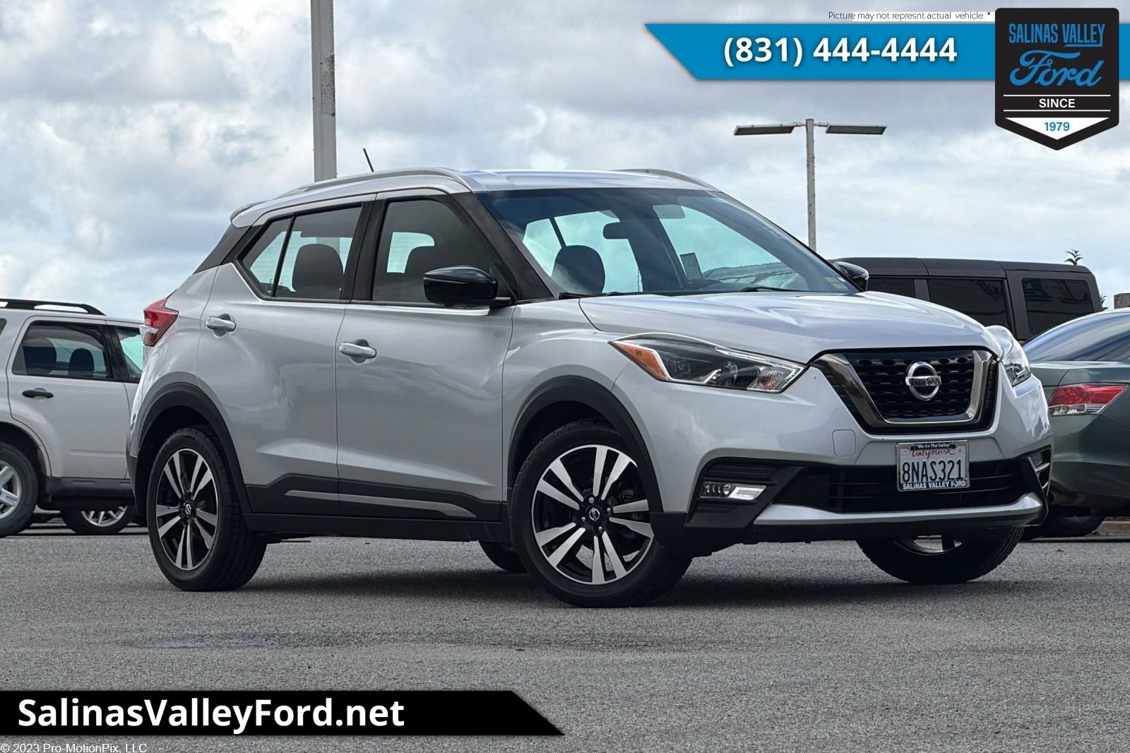 Used 2019 Nissan Kicks SR FWD image 1