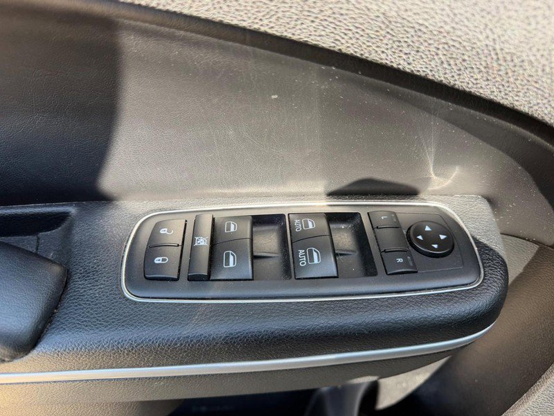 Used 2018 Chrysler 300 Touring image 17