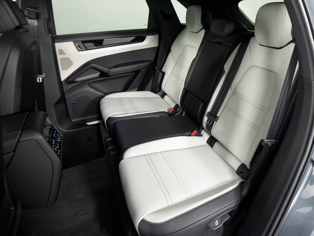 New 2026 Porsche Cayenne S AWD/4WD image 37