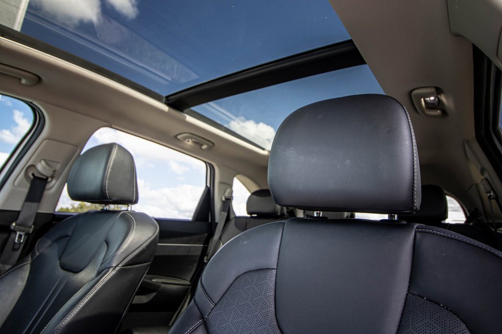 Used 2023 Kia Sorento S w/ Panoramic Sunroof Package image 39