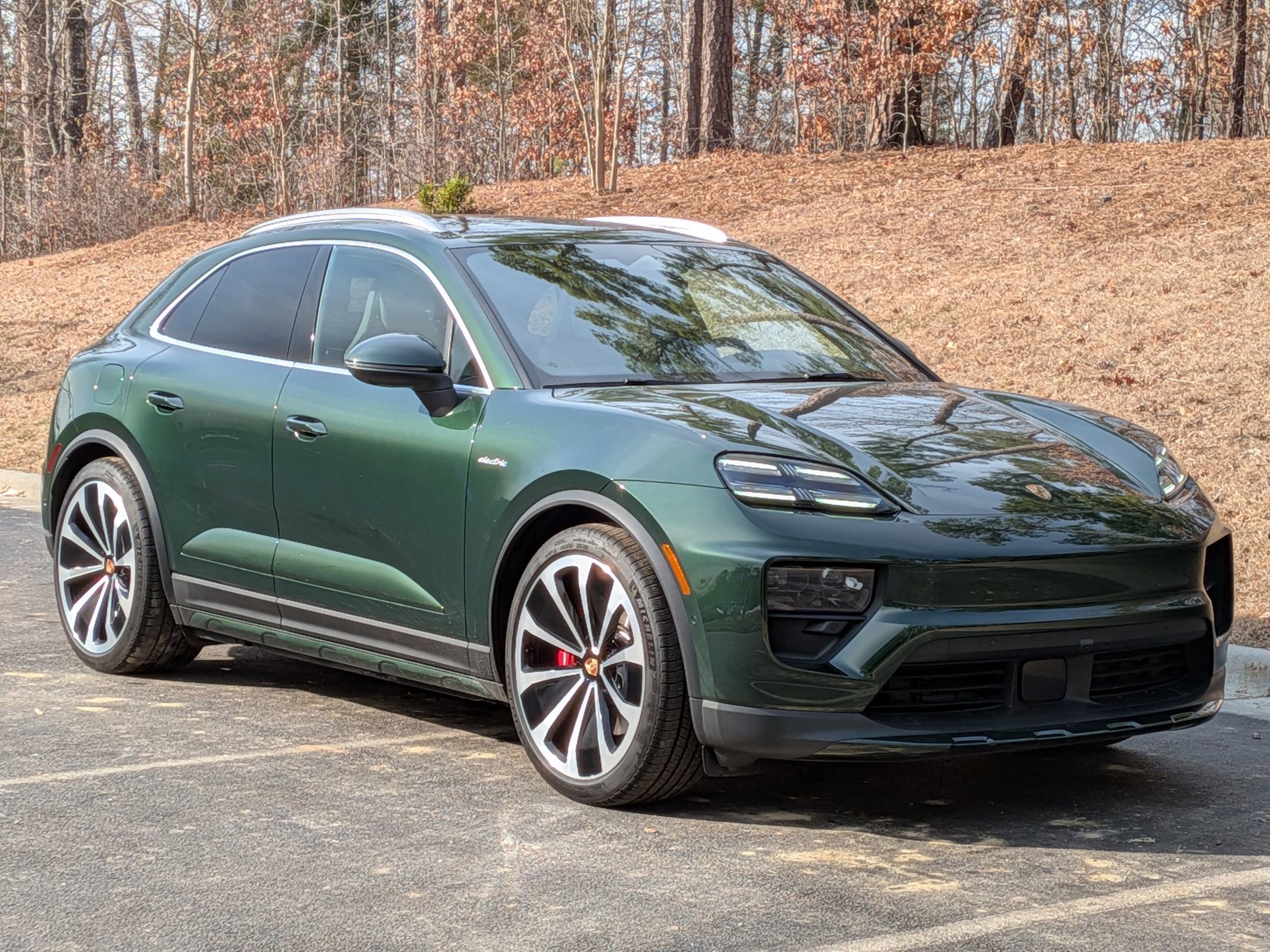 Certified 2025 Porsche Macan 4S Electric AWD/4WD image 33