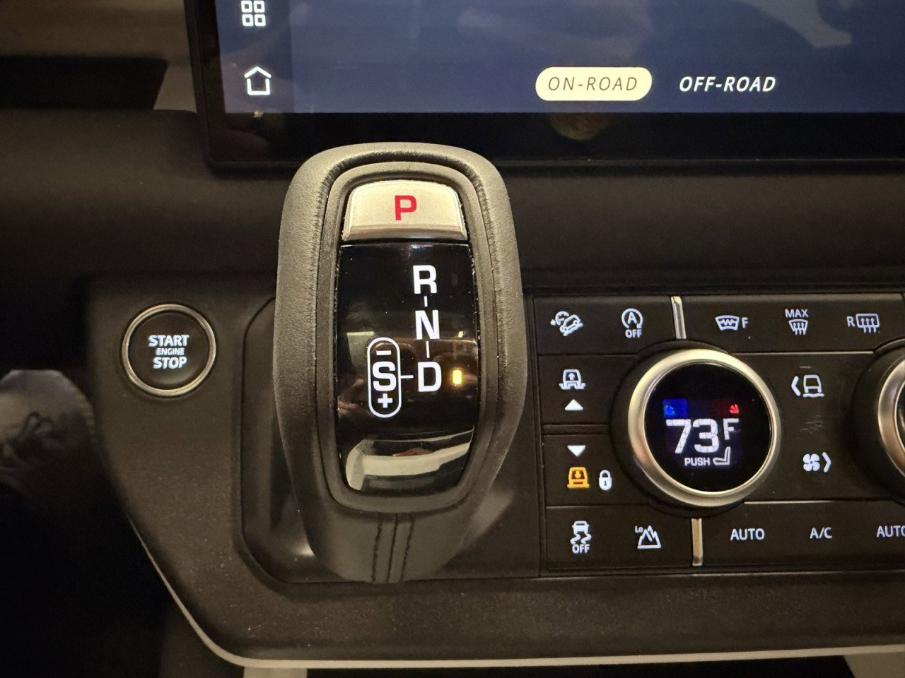 Used 2025 Land Rover Defender 110 S image 26