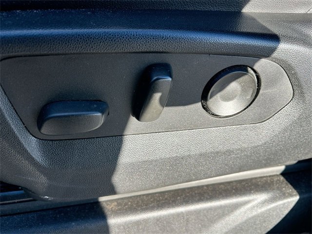 Used 2022 Chevrolet Suburban LT image 17