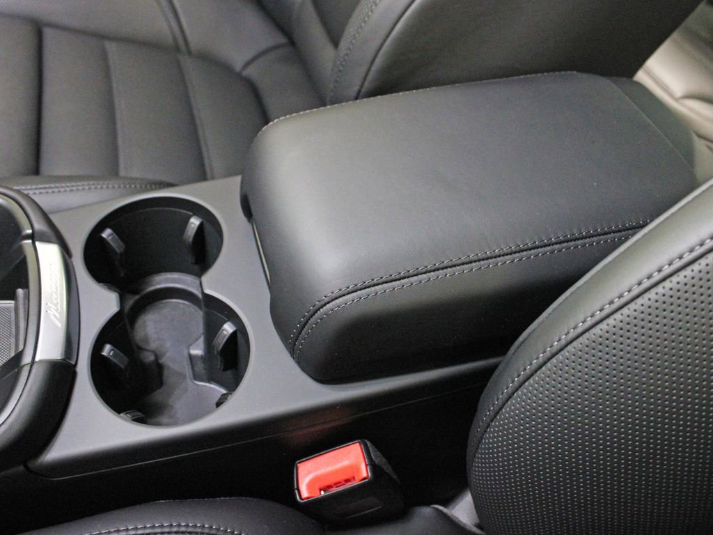 Certified 2026 Porsche Macan GTS AWD/4WD image 31