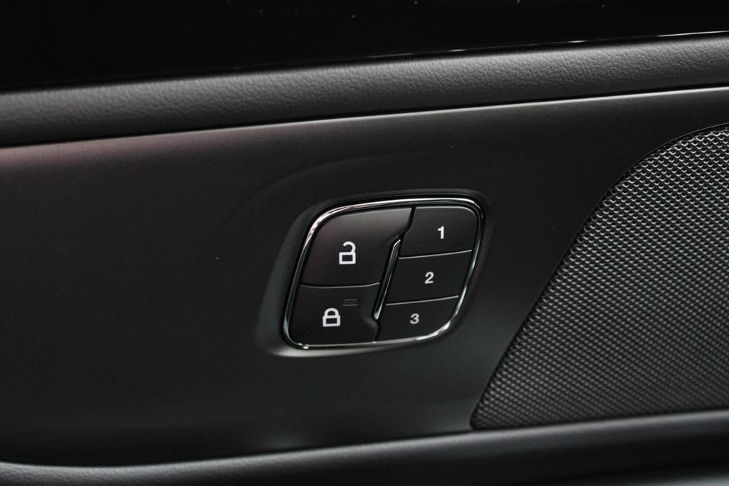 New 2026 Lincoln Nautilus Reserve AWD/4WD image 8