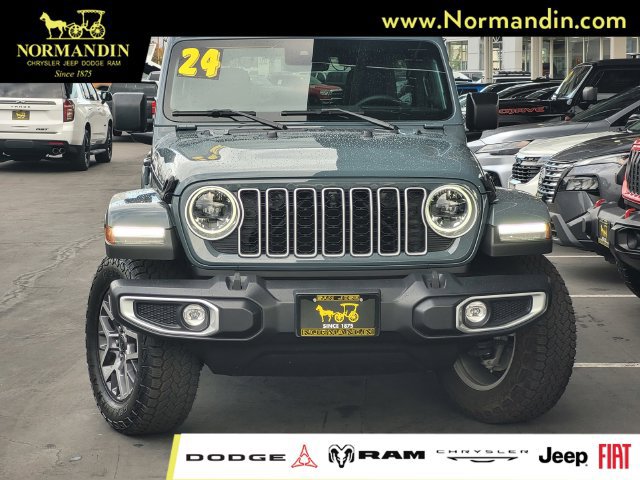 Used 2024 Jeep Wrangler Unlimited Sahara w/ Technology Group AWD/4WD image 2