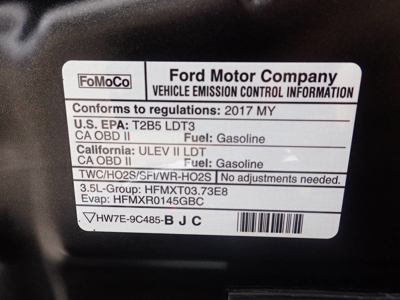 Used 2017 Ford Explorer XLT w/ Equipment Group 202A AWD/4WD image 38