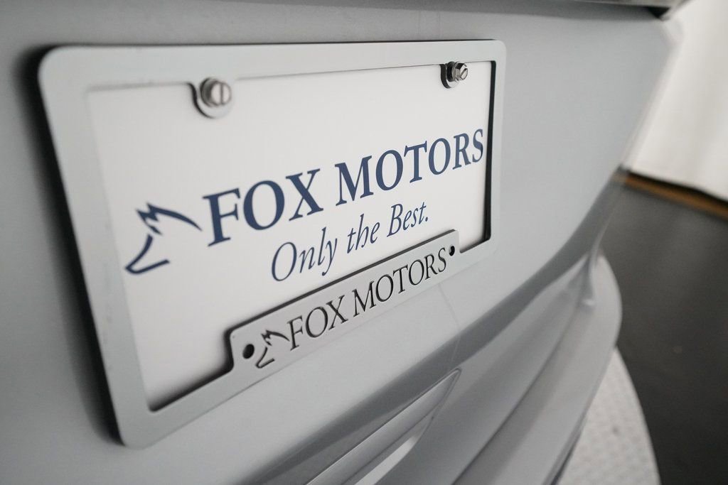 Used 2024 Chrysler Pacifica Touring-L image 37