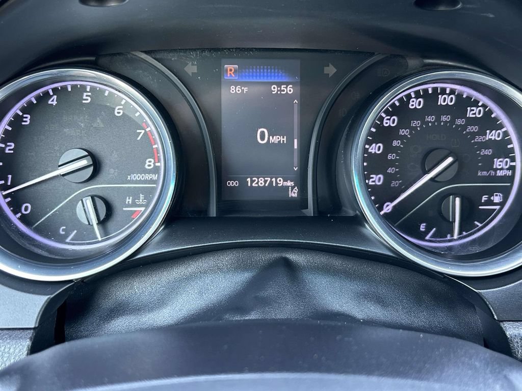 Used 2020 Toyota Camry SE FWD image 24