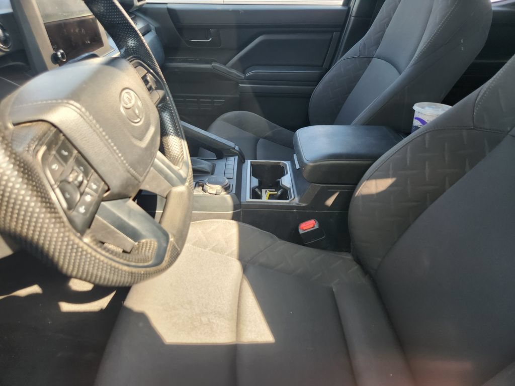 Used 2024 Toyota Tacoma SR5 AWD/4WD image 8