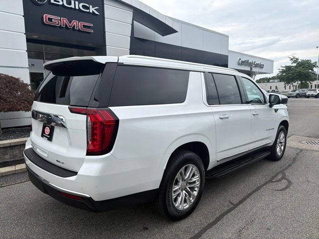Used 2023 GMC Yukon XL SLT w/ SLT Premium Package AWD/4WD image 4