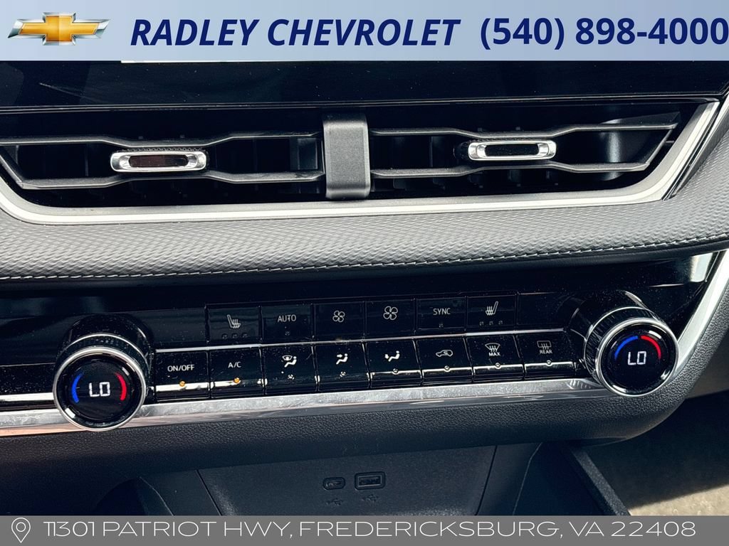Used 2025 Chevrolet Equinox LT w/ Convenience Package II AWD/4WD image 10