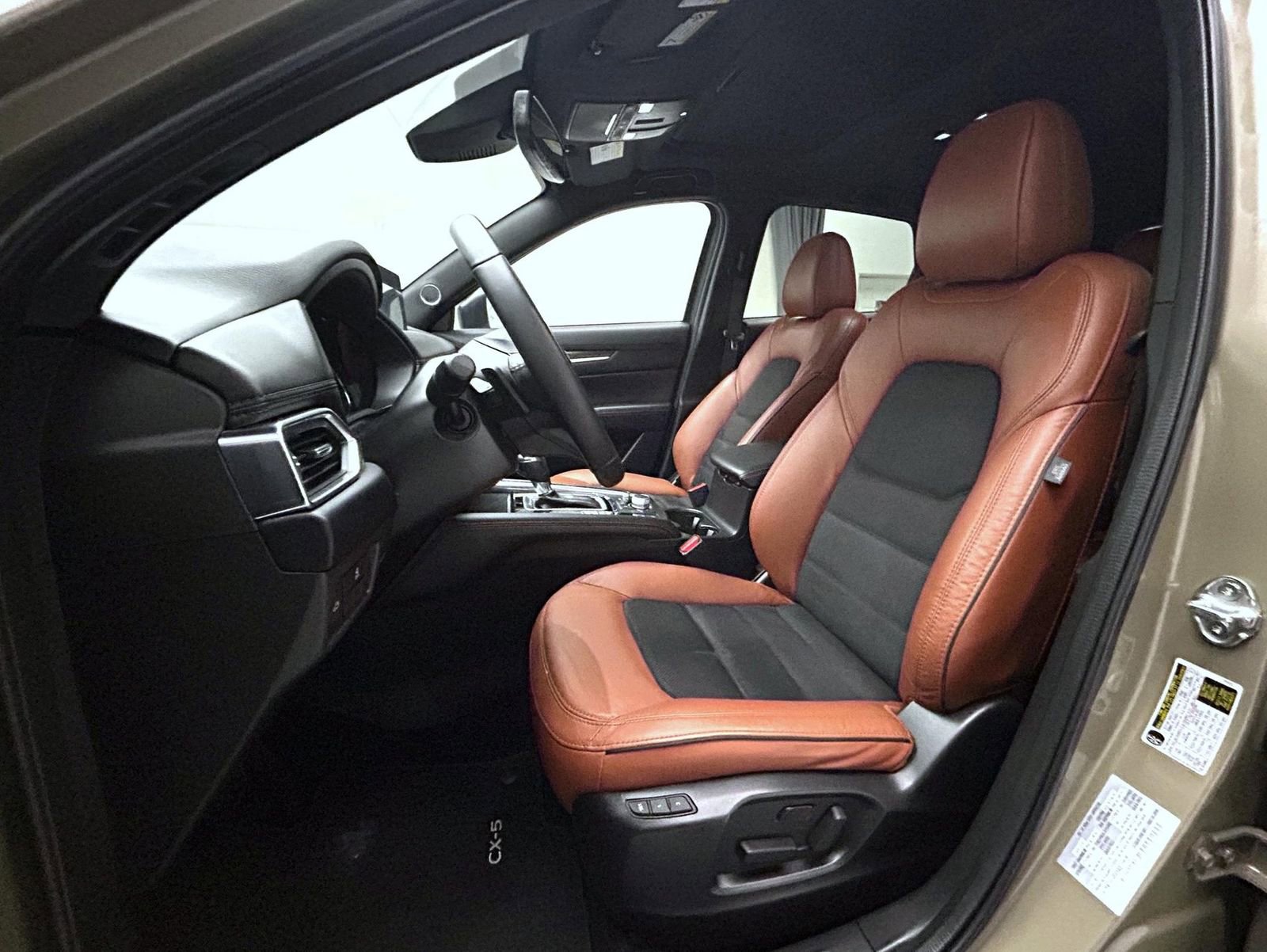 Used 2024 MAZDA CX-5 Carbon Edition image 10