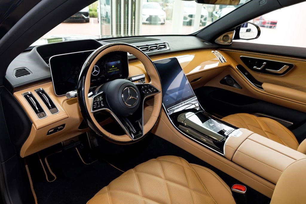 Used 2023 Mercedes-Benz Maybach S 680 4MATIC image 30