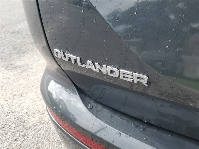 New 2025 Mitsubishi Outlander SEL Black Edition image 8