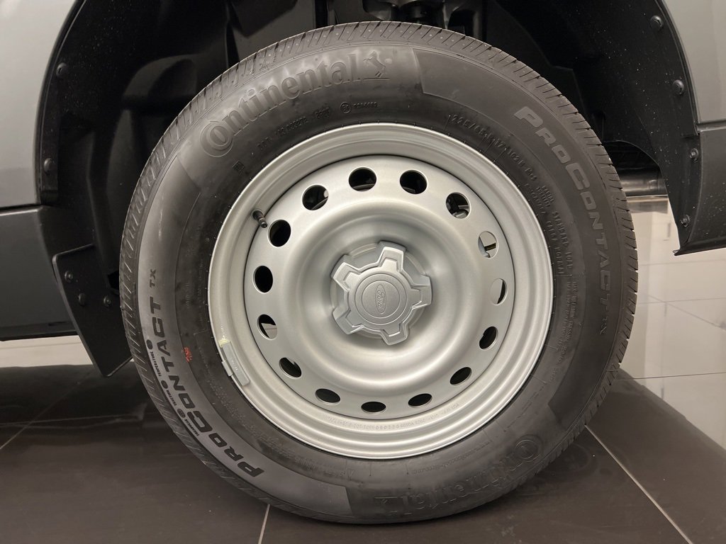 New 2025 Ford Maverick XL image 7