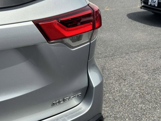 Used 2017 Toyota Highlander XLE AWD/4WD image 28