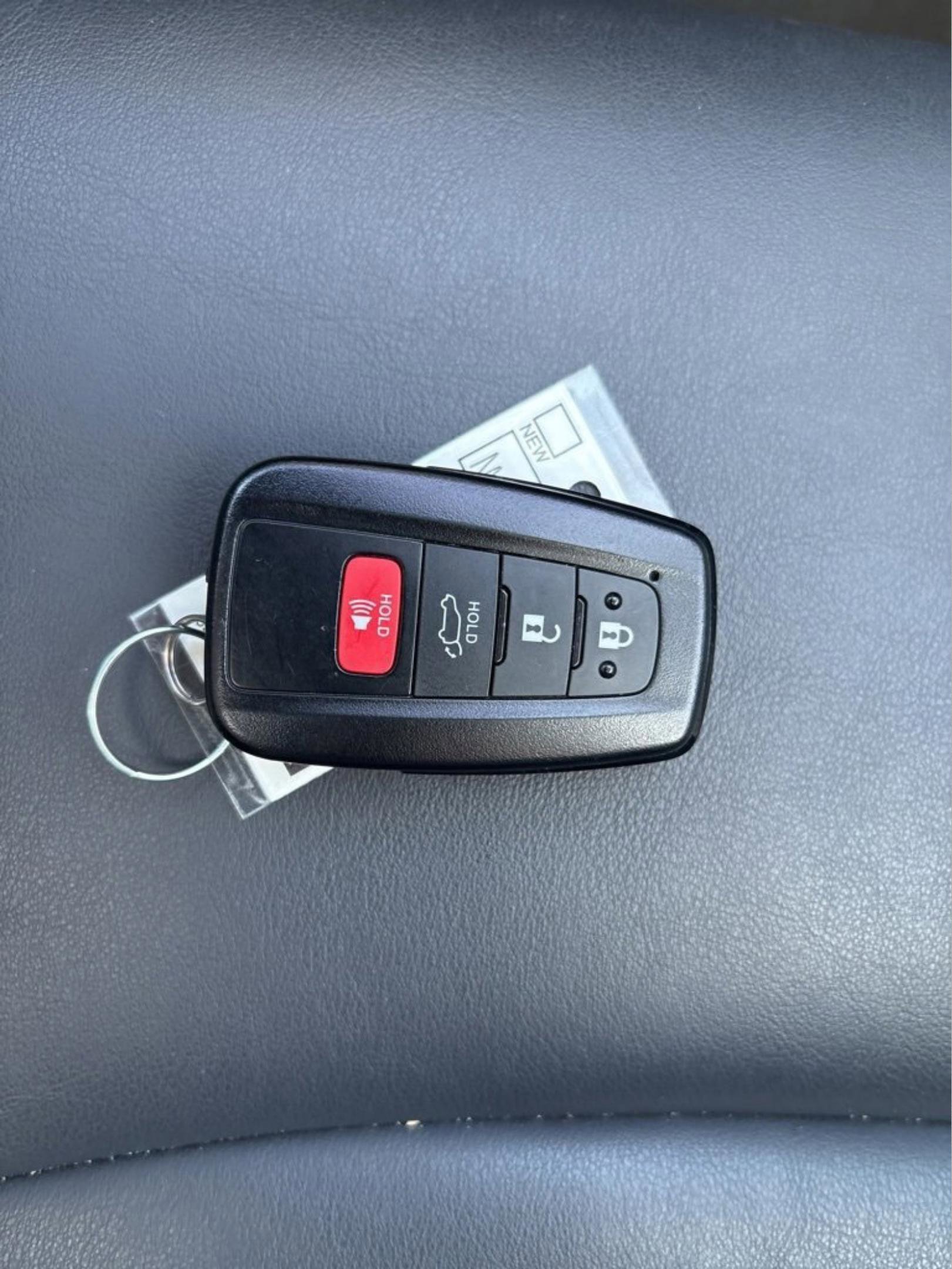 Used 2021 Toyota RAV4 XLE Premium image 48