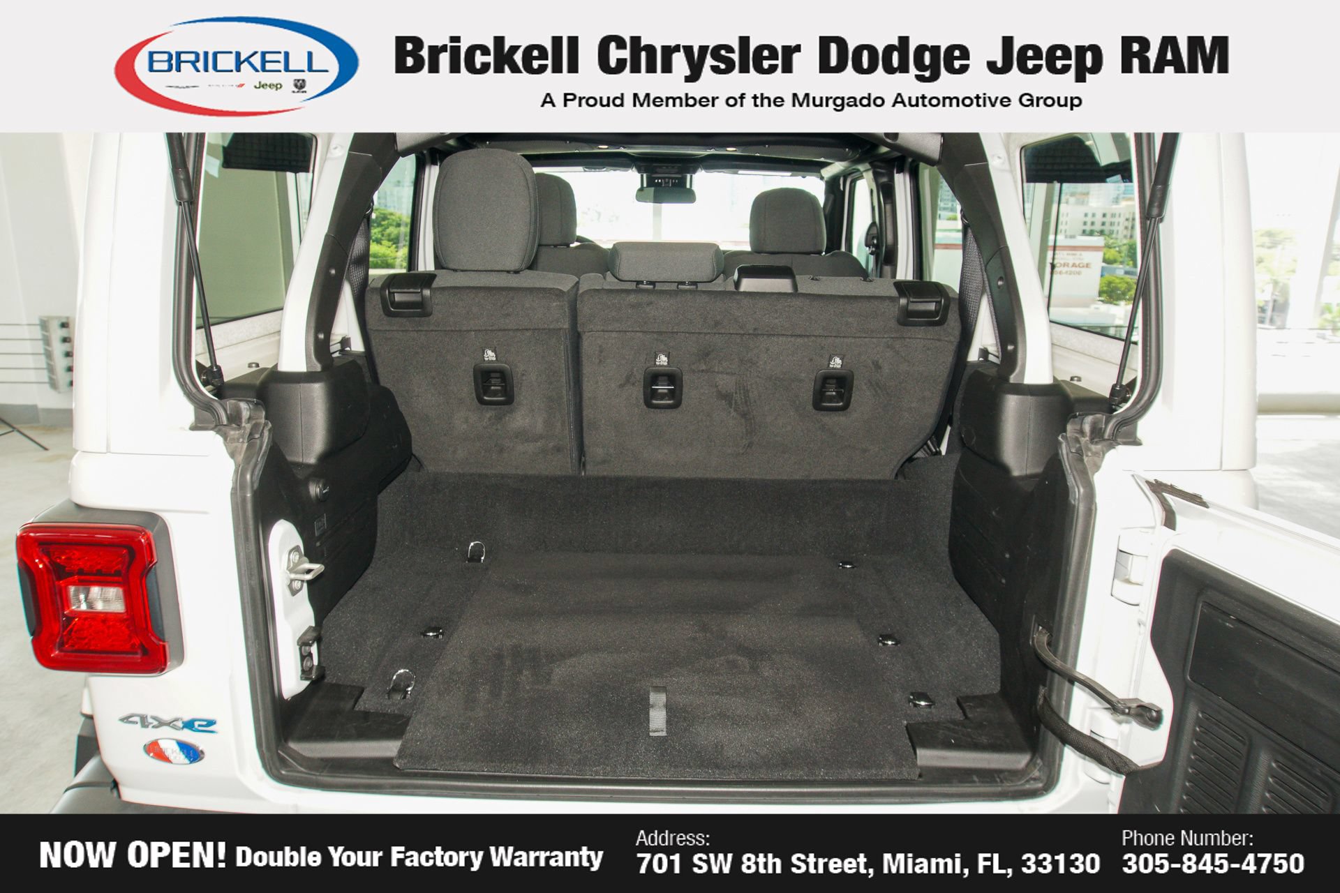 Used 2024 Jeep Wrangler Unlimited Sahara AWD/4WD image 9