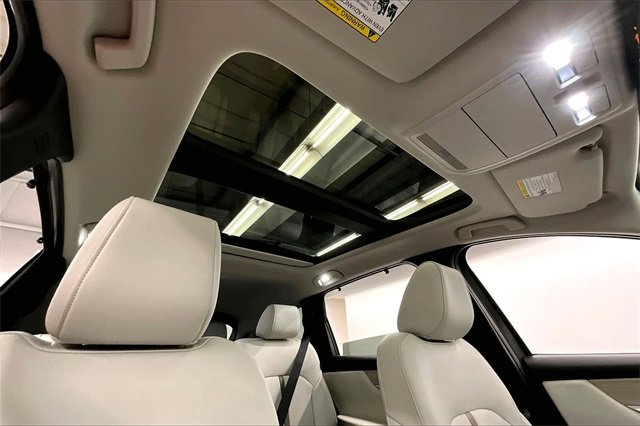 Used 2025 MAZDA CX-90 Plug-In Hybrid w/ Premium Plus image 16