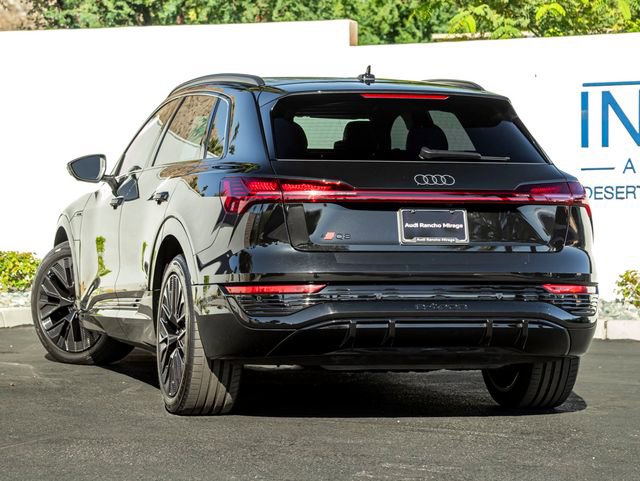 Used 2024 Audi Q8 e-tron Prestige w/ Prestige Package image 10