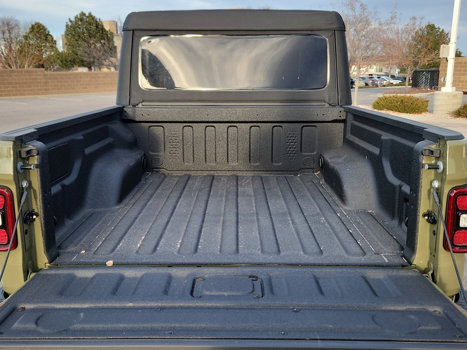 New 2025 Jeep Gladiator Willys AWD/4WD image 35