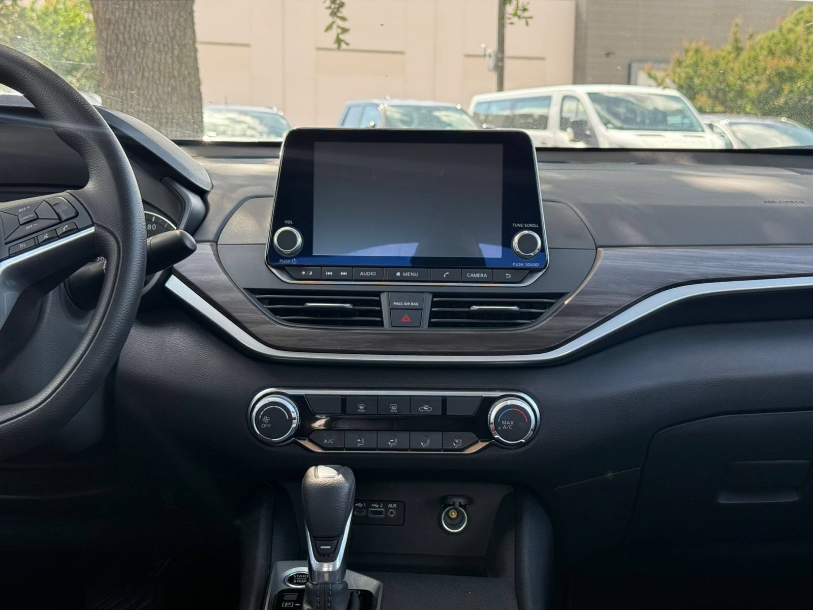 Used 2025 Nissan Altima 2.5 SV FWD image 17