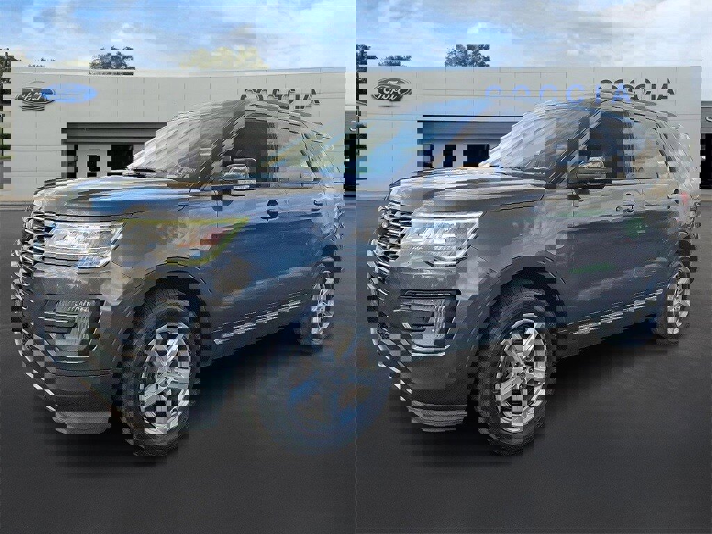Certified 2017 Ford Explorer XLT w/ Equipment Group 202A