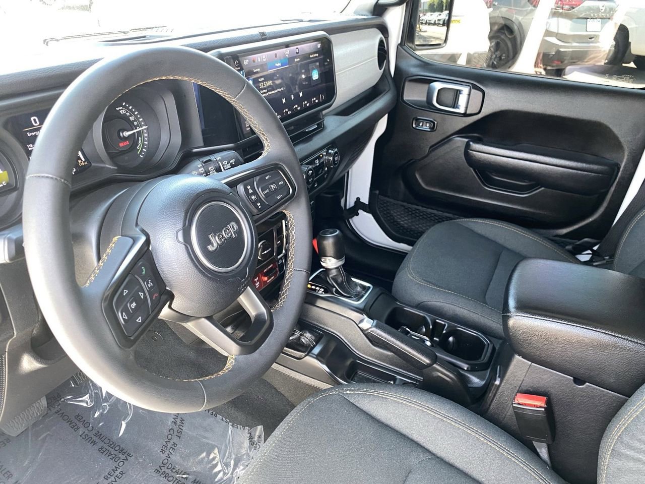 Used 2024 Jeep Wrangler Unlimited AWD/4WD image 29
