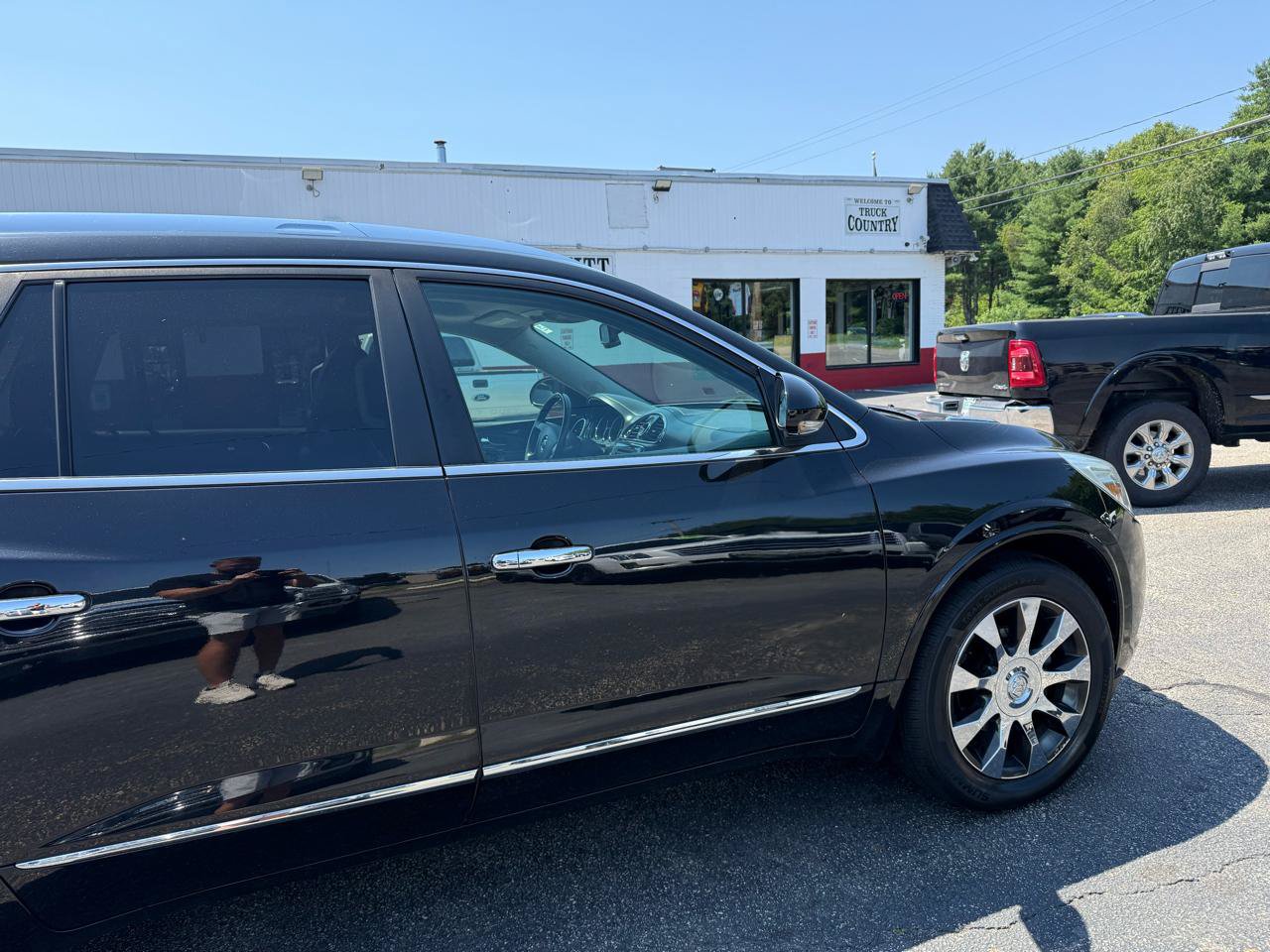 Used 2017 Buick Enclave Premium w/ Experience Buick Package AWD/4WD image 12