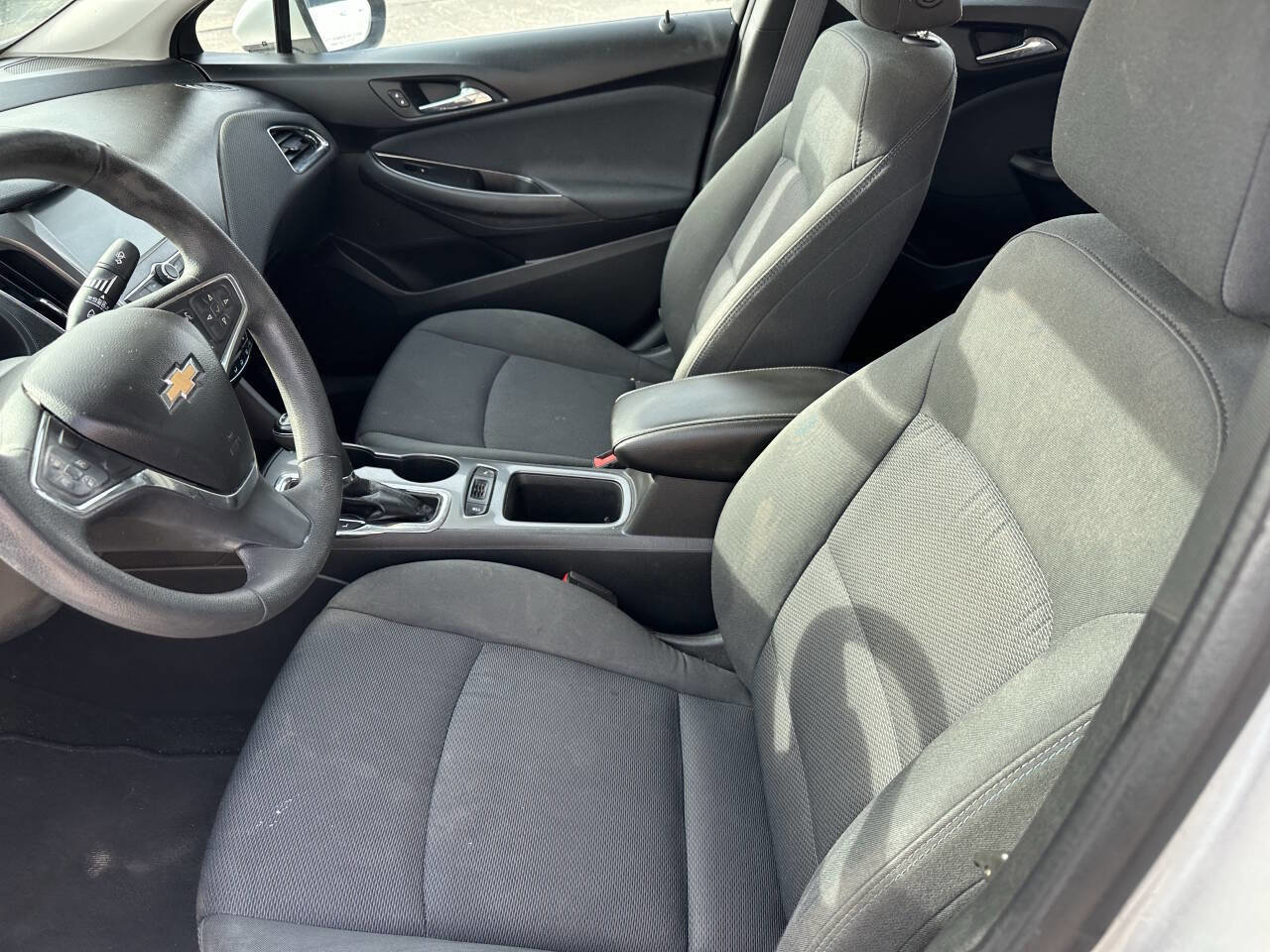 Used 2016 Chevrolet Cruze LT w/ Convenience Package image 11