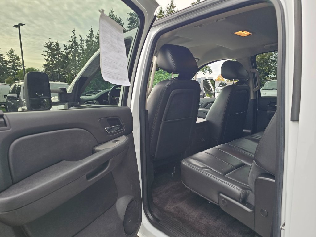 Used 2014 Chevrolet Silverado 3500 LTZ w/ LTZ Plus Package AWD/4WD image 19
