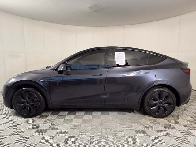 Used 2024 Tesla Model Y Long Range RWD image 3