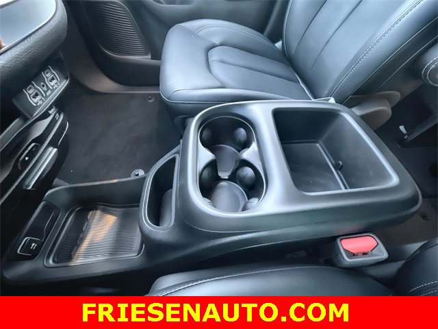 New 2025 Chrysler Pacifica Select w/ Uconnect Theater Family Group image 20