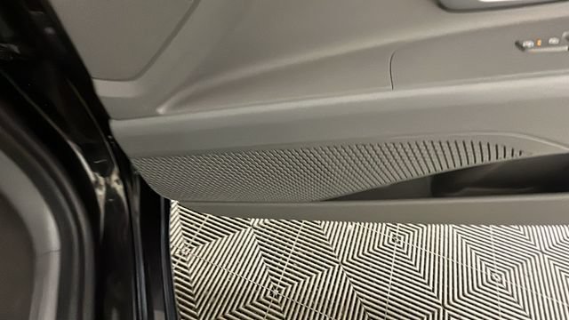 Certified 2025 Hyundai Elantra SEL FWD image 32